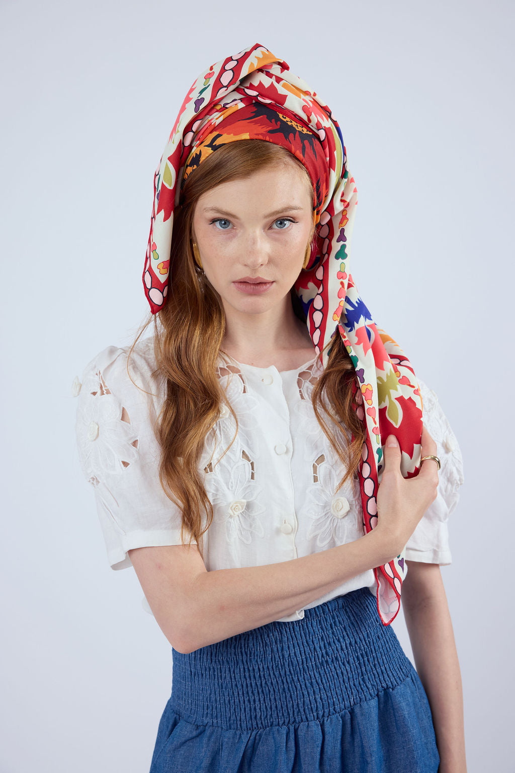 הדרא, קולקציית מטפחות חגים, מטפחת מרובעת עם הדפס פרחוני, מטפחת מרובעת חגיגית