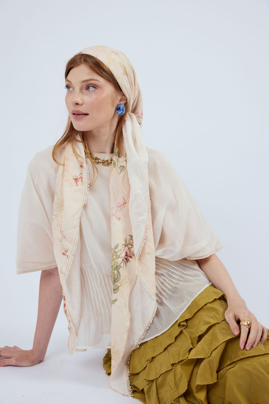 הדרא, קולקציית מטפחות חגים, בד הדפס פרחים עם פס קישוט, מושלשת חגיגית לארועים