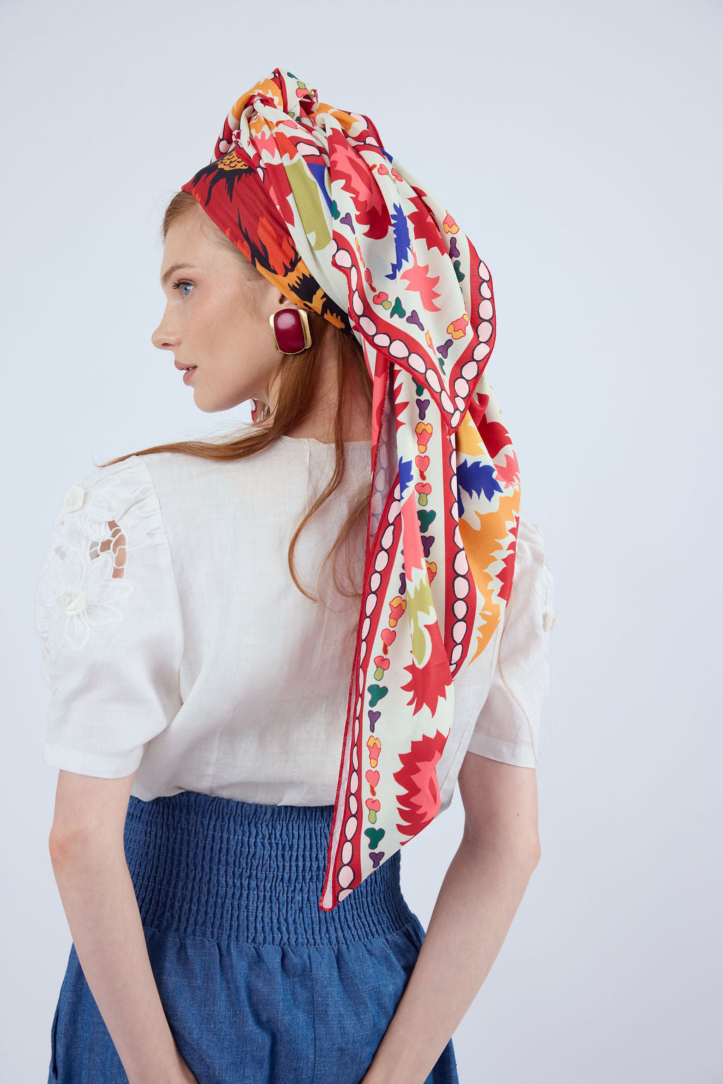 הדרא, קולקציית מטפחות חגים, מטפחת מרובעת עם הדפס פרחוני, מטפחת מרובעת חגיגית