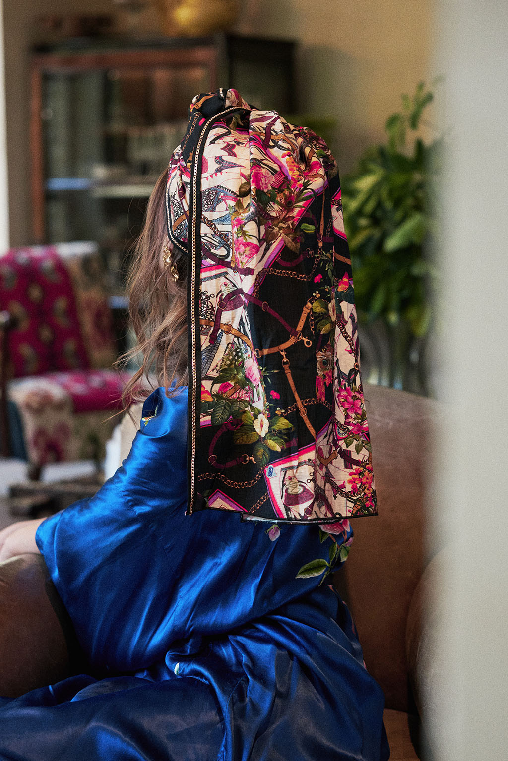 הדרא, קולקציית חגים, מטפחת בהדפס  צבעוני עם פס קישוט, מטפחת יומיומית