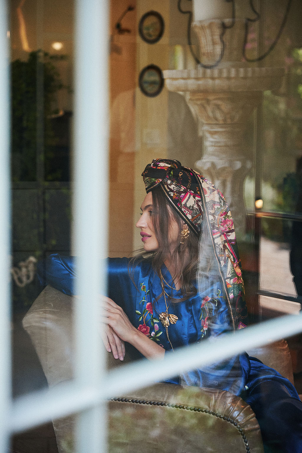 הדרא, קולקציית חגים, מטפחת בהדפס  צבעוני עם פס קישוט, מטפחת יומיומית