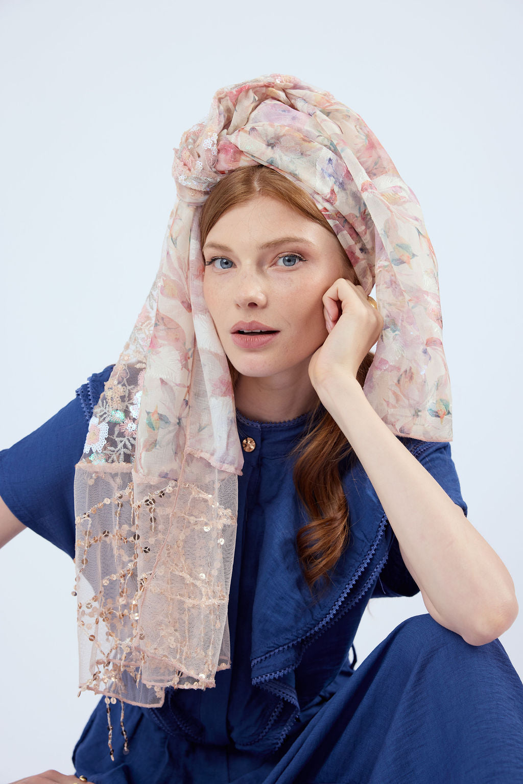 הדרא, קולקציית מטפחות חגים, מטפחת חגיגית עם בד פייטים נופלים, מטפחת לארוע