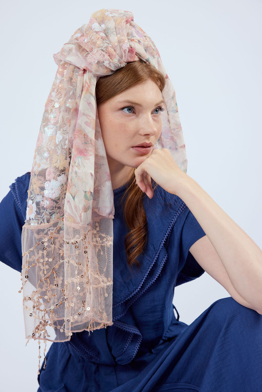 הדרא, קולקציית מטפחות חגים,  מטפחת חגיגית עם בד פייטים נופלים, מטפחת לארוע