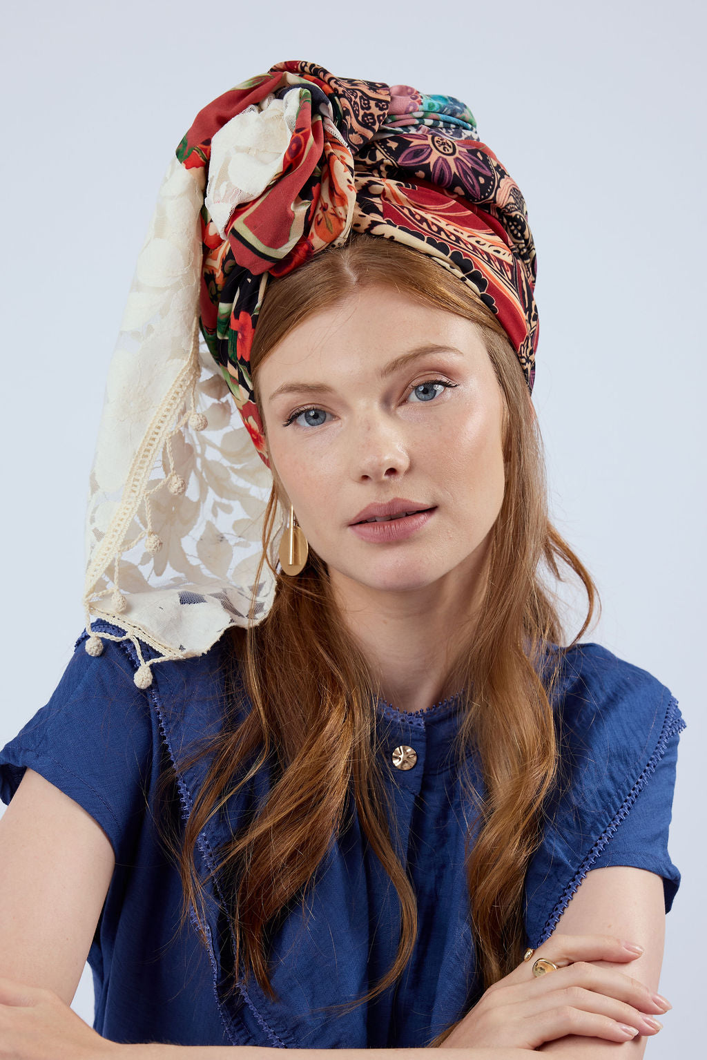 הדרא, קולקציית מטפחות חגים, שילוב בדי הדפסים ובד ריקמה בהיר, מטפות יומיומית, מטפחת לארועים