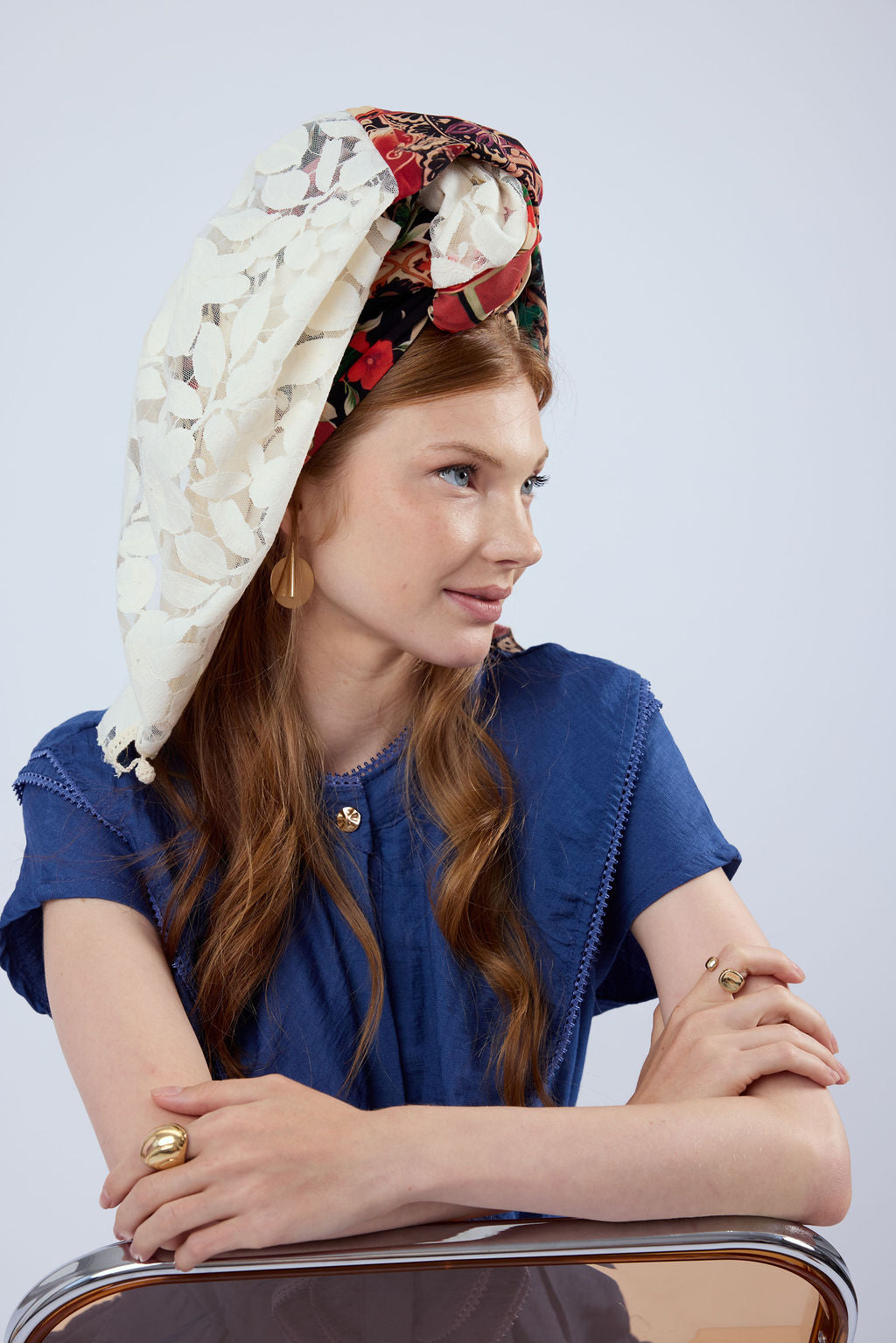 הדרא, קולקציית מטפחות חגים, שילוב בדי הדפסים ובד ריקמה בהיר, מטפות יומיומית, מטפחת לארועים