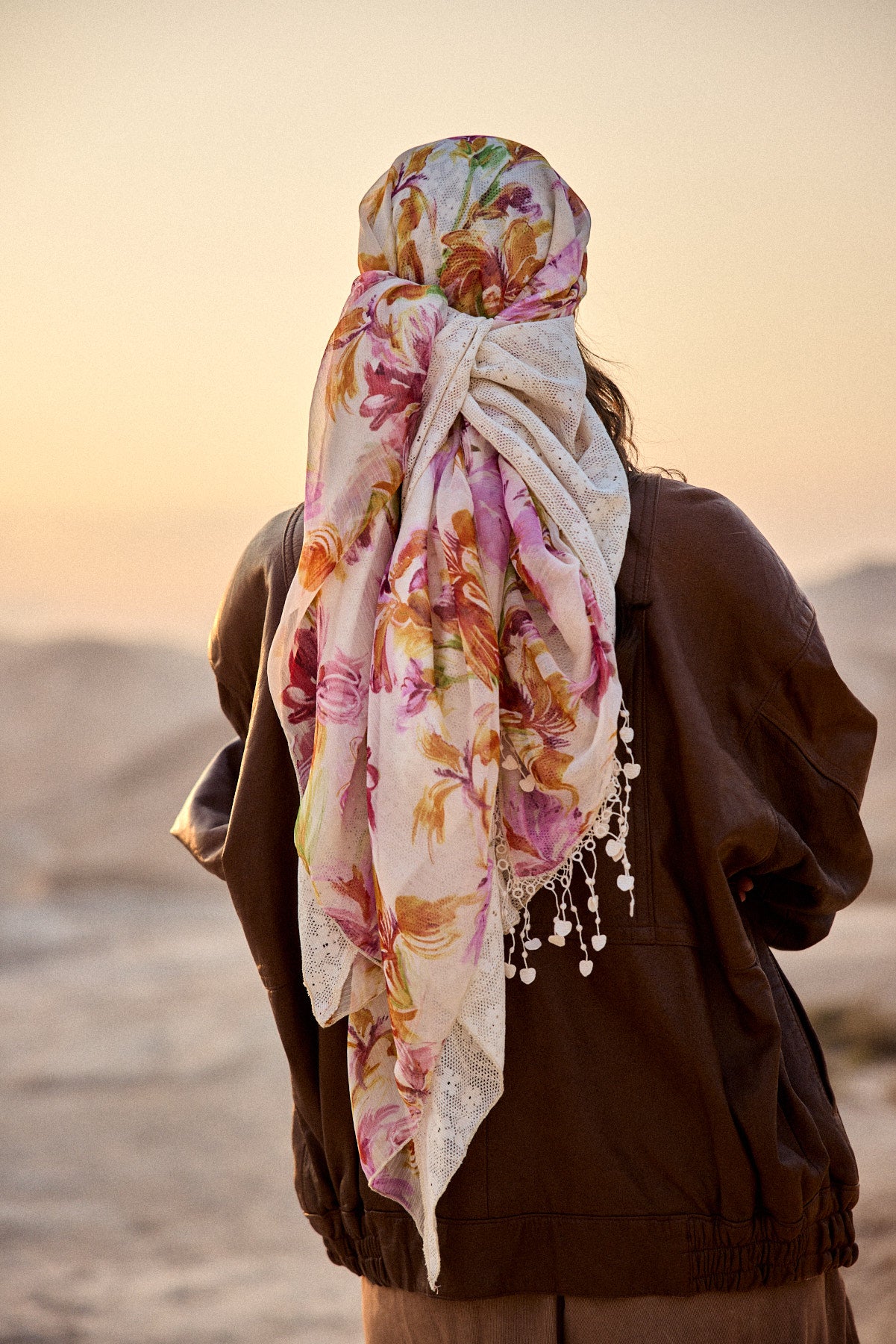 מטפחת מרובעת אמה