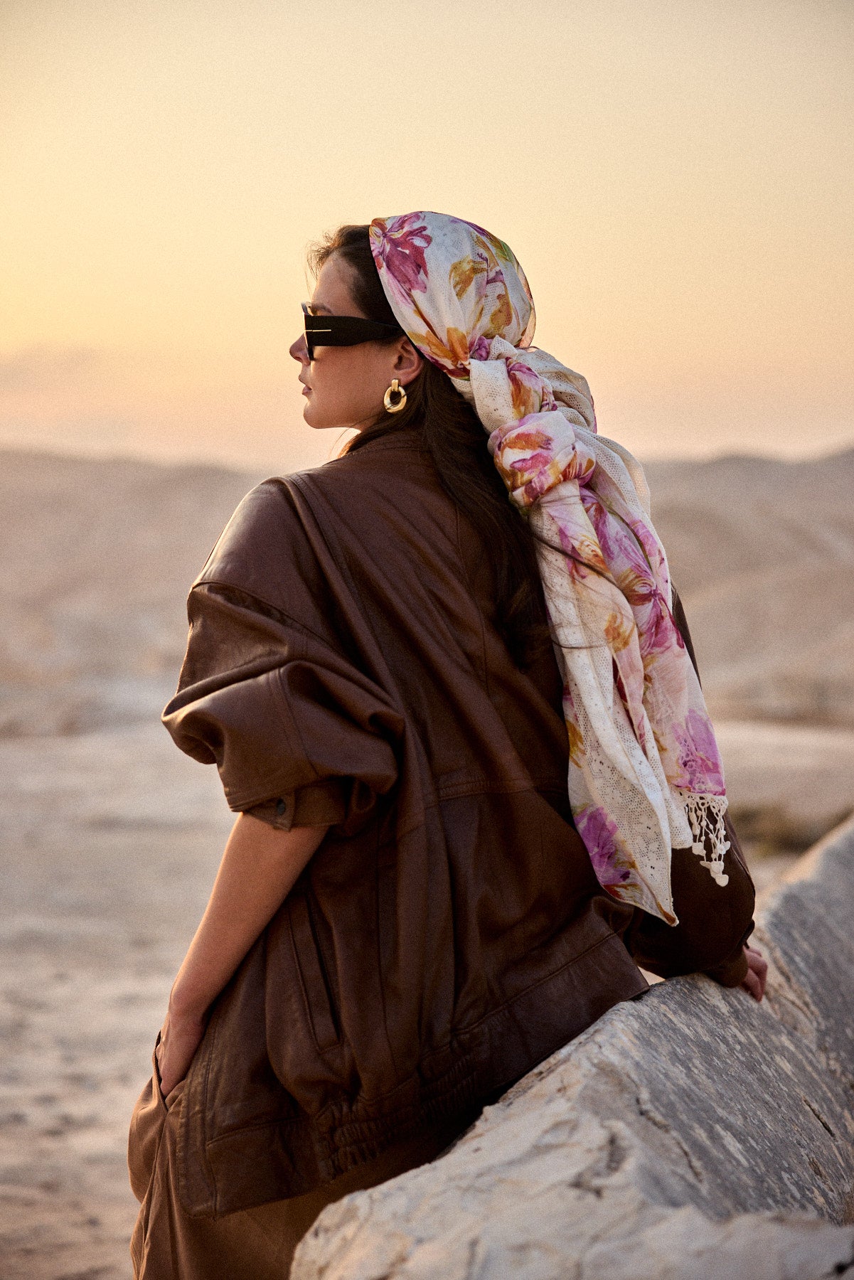 מטפחת מרובעת אמה