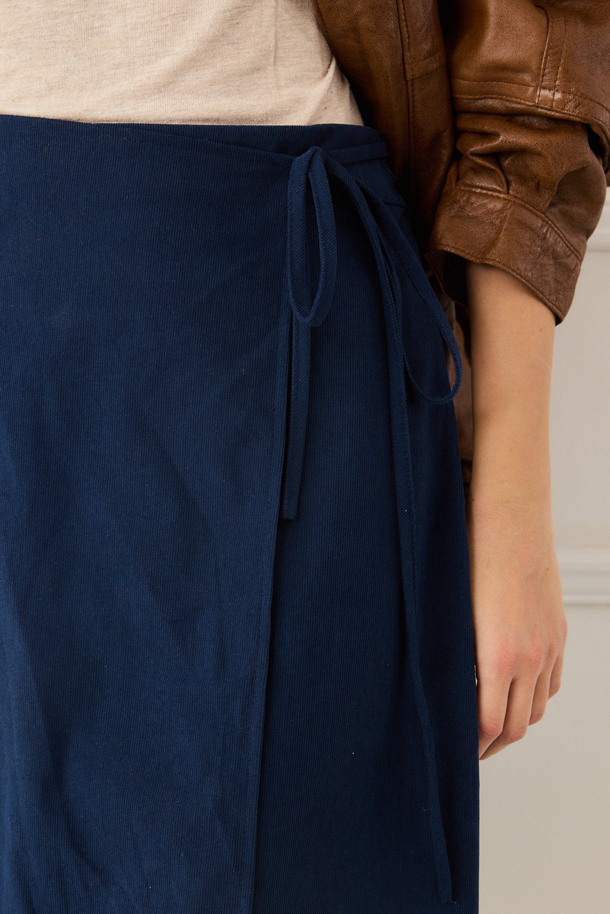 חצאית אורה כחול