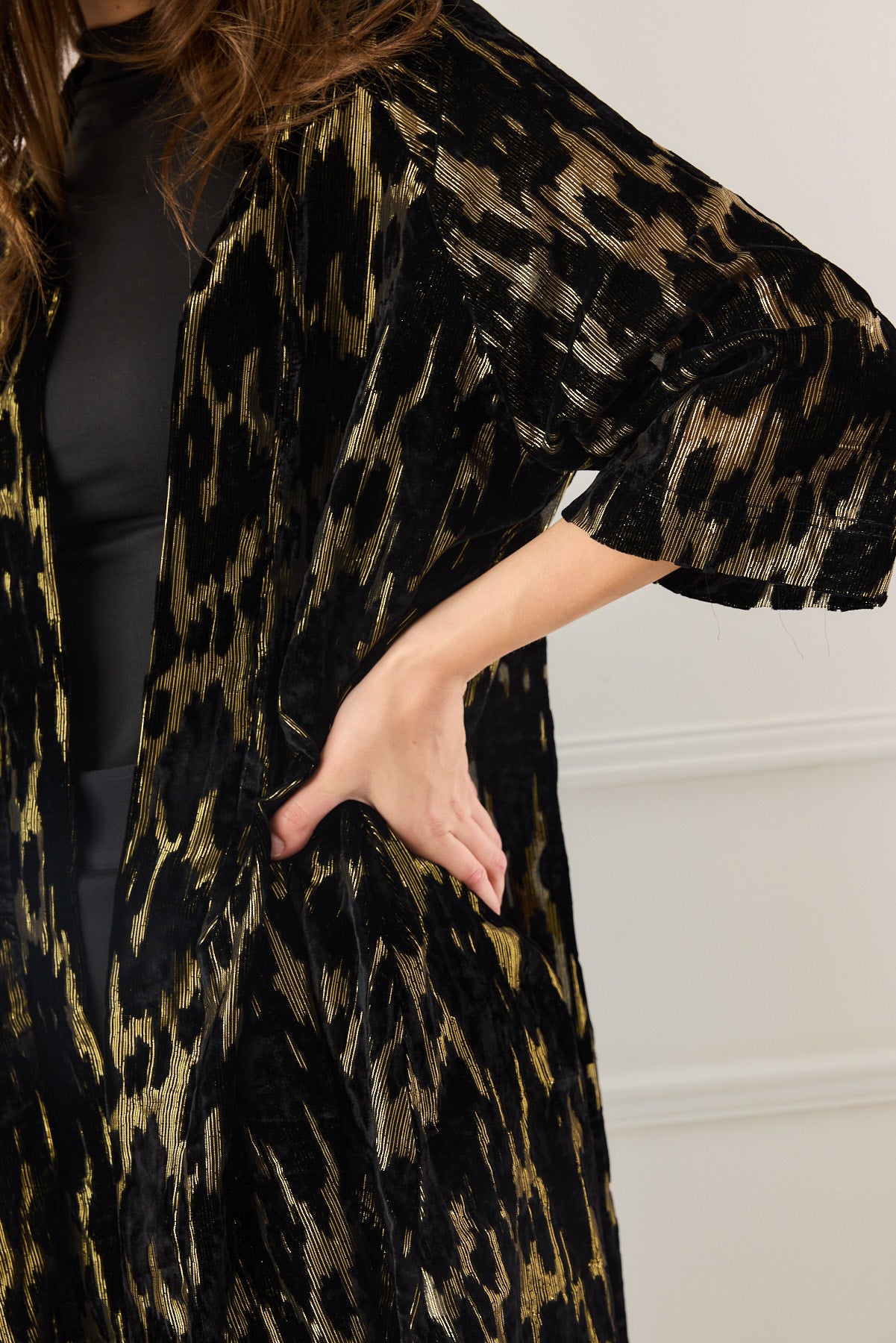 קימונו קטיפה צרובה שחור זהב