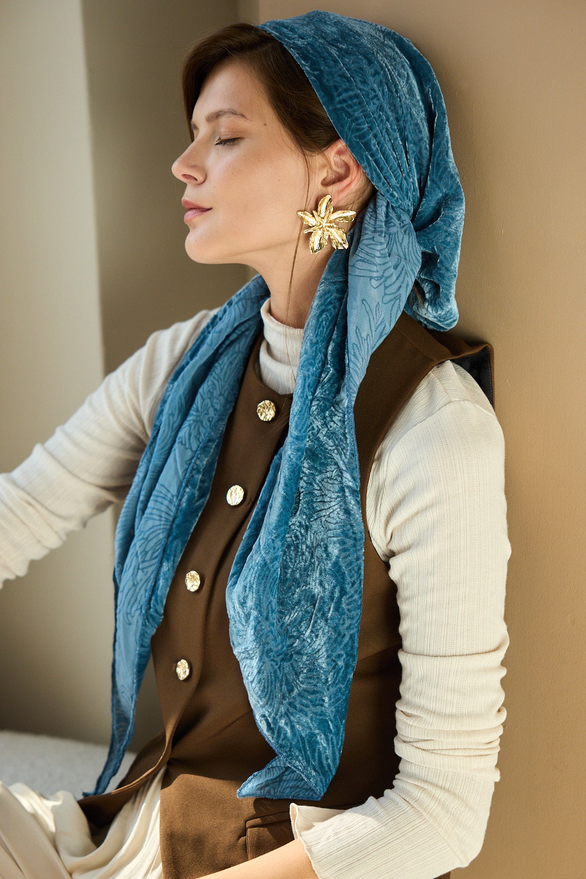 מטפחת משולשת פלג כחלחל