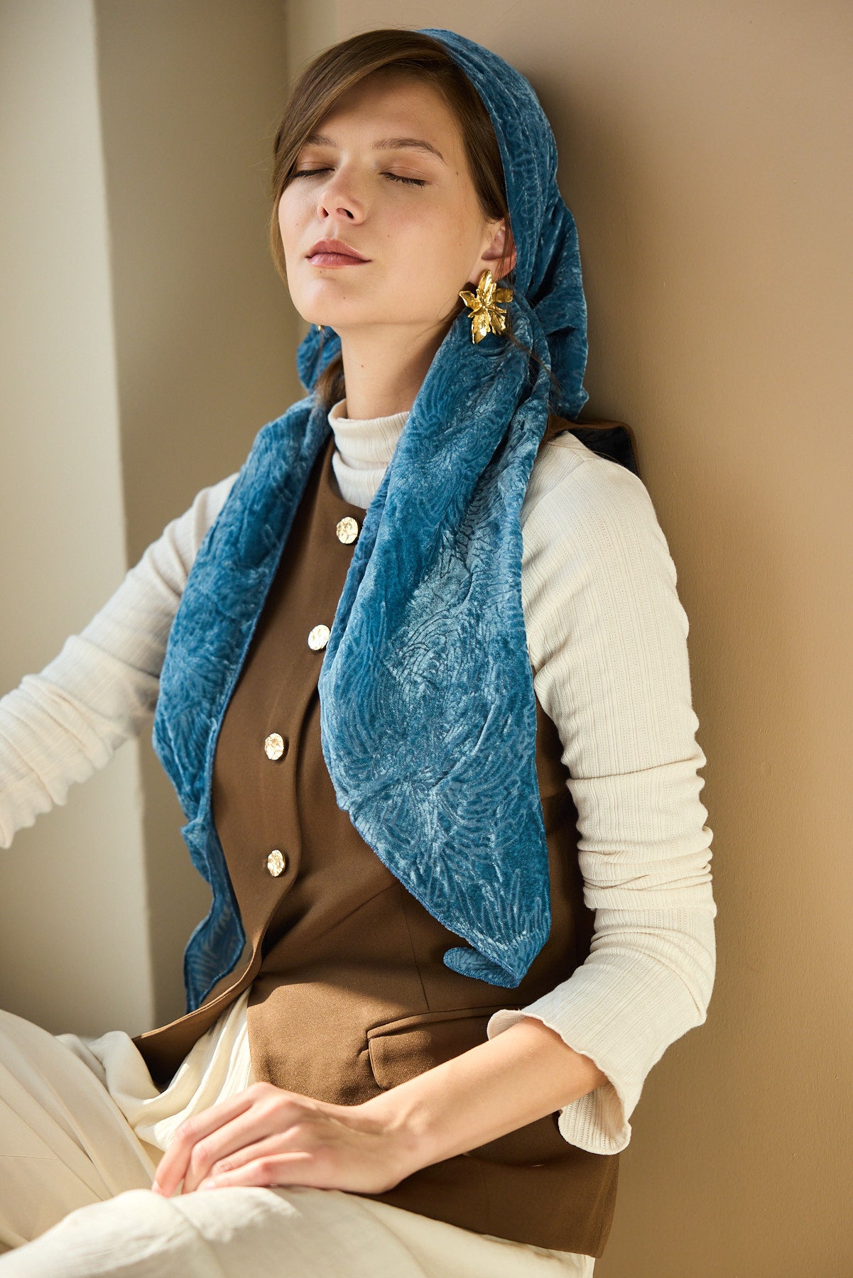 מטפחת משולשת פלג כחלחל