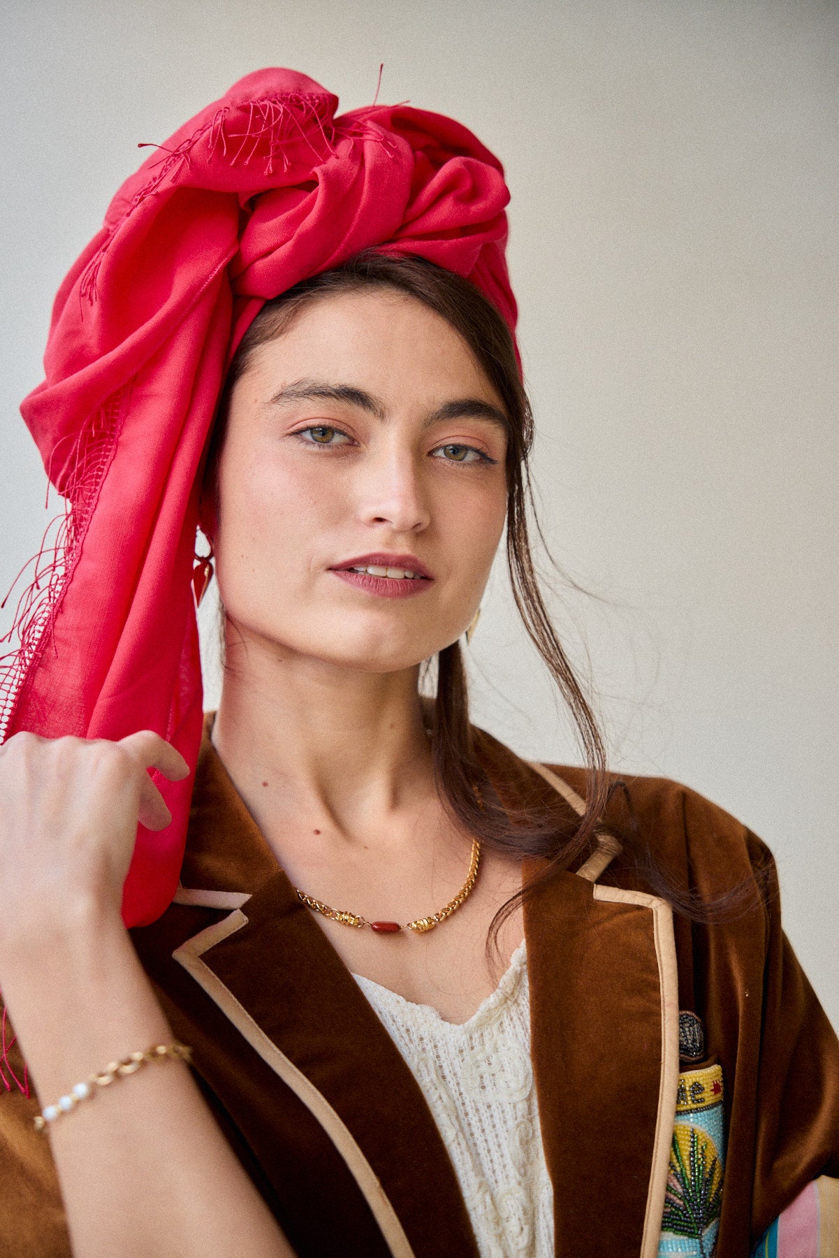 הדרא, מטפחת בצבע אחד, מטפחת צעיף בצבע ורודד עם פרנז בצבע זהה, מטפחת ליומיום, מטפחת לשבת