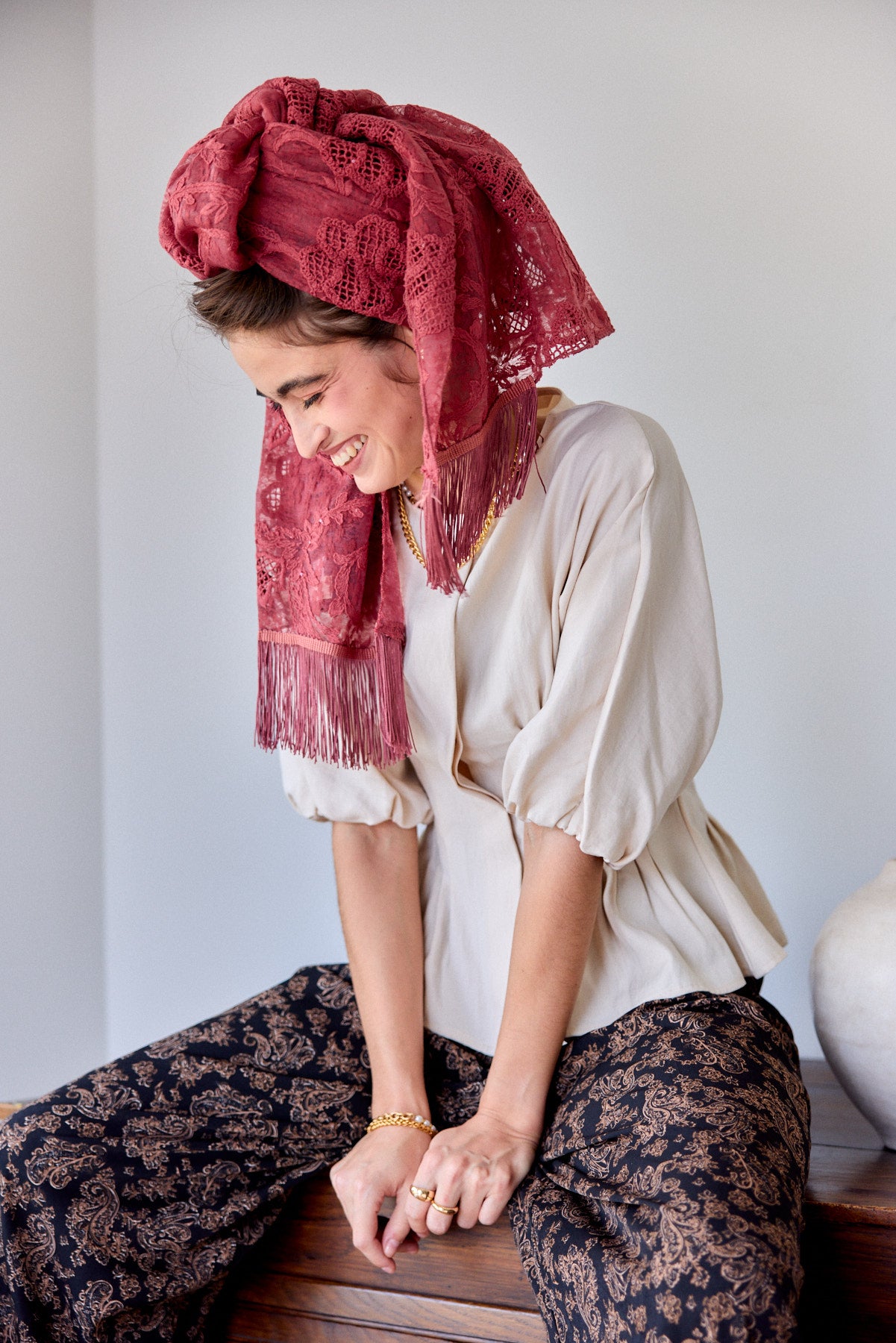 מטפחת צעיף אדמונית