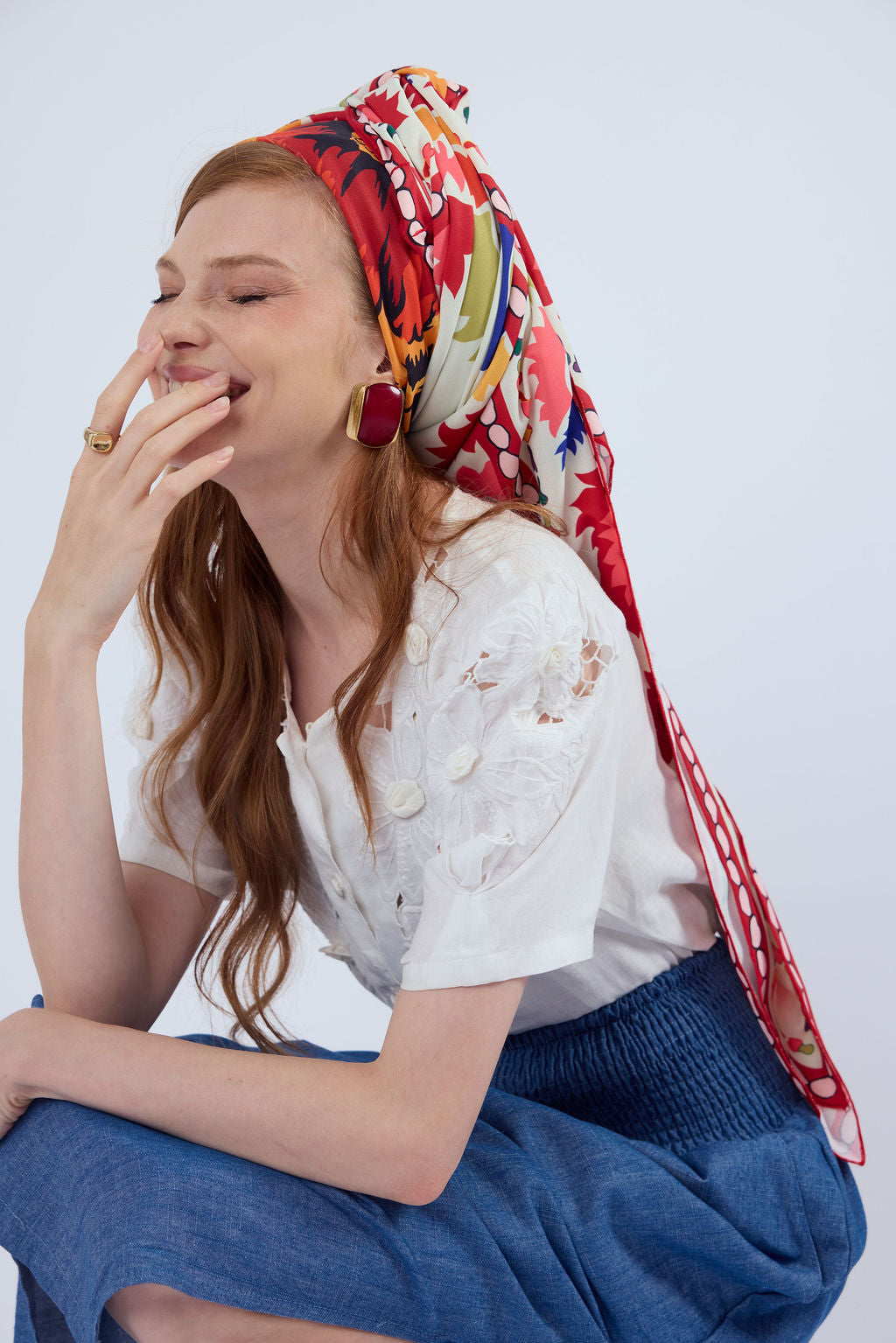 הדרא, קולקציית מטפחות חגים,  מטפחת מרובעת עם הדפס פרחוני, מטפחת מרובעת חגיגית