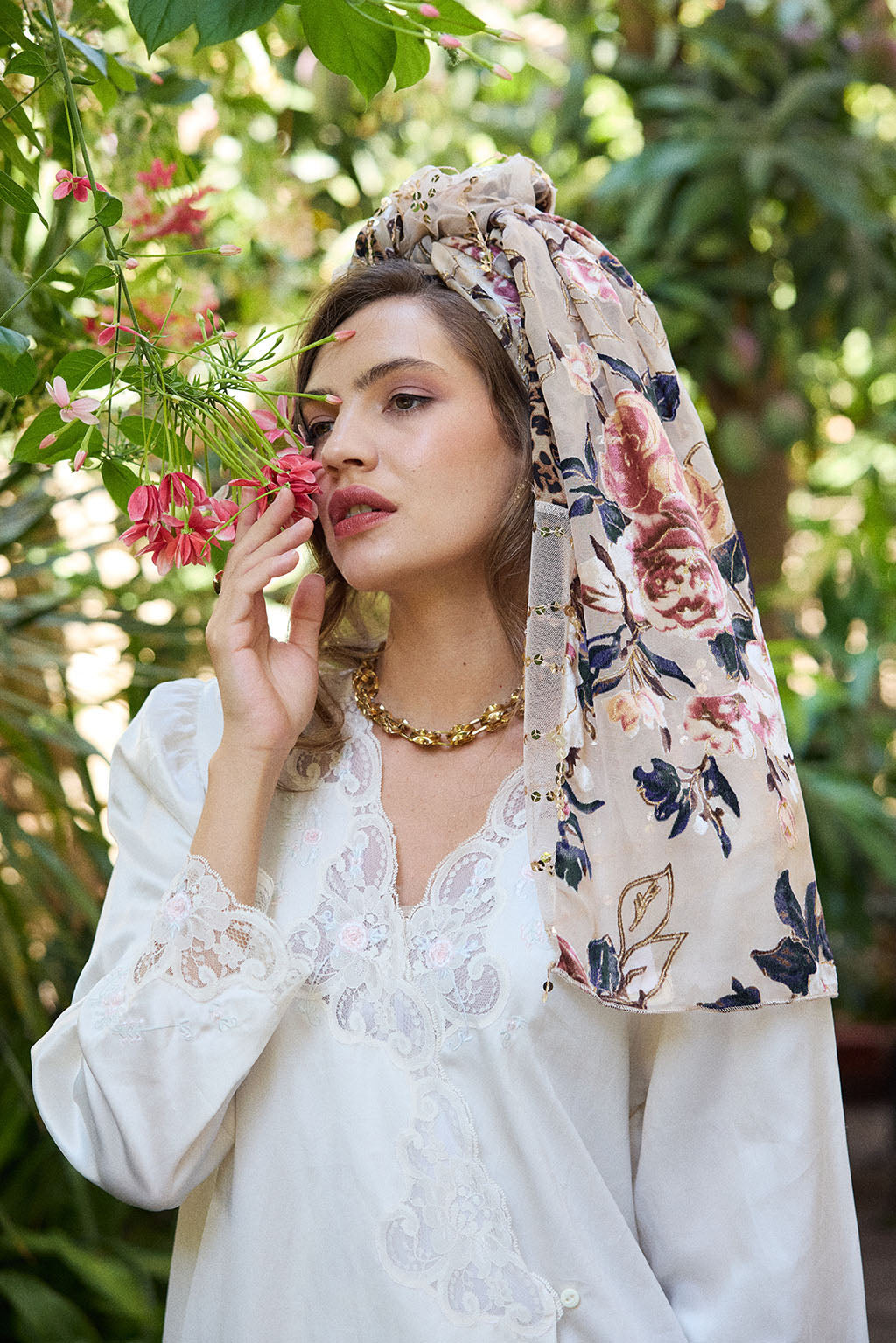 מטפחת צעיף פיוניה