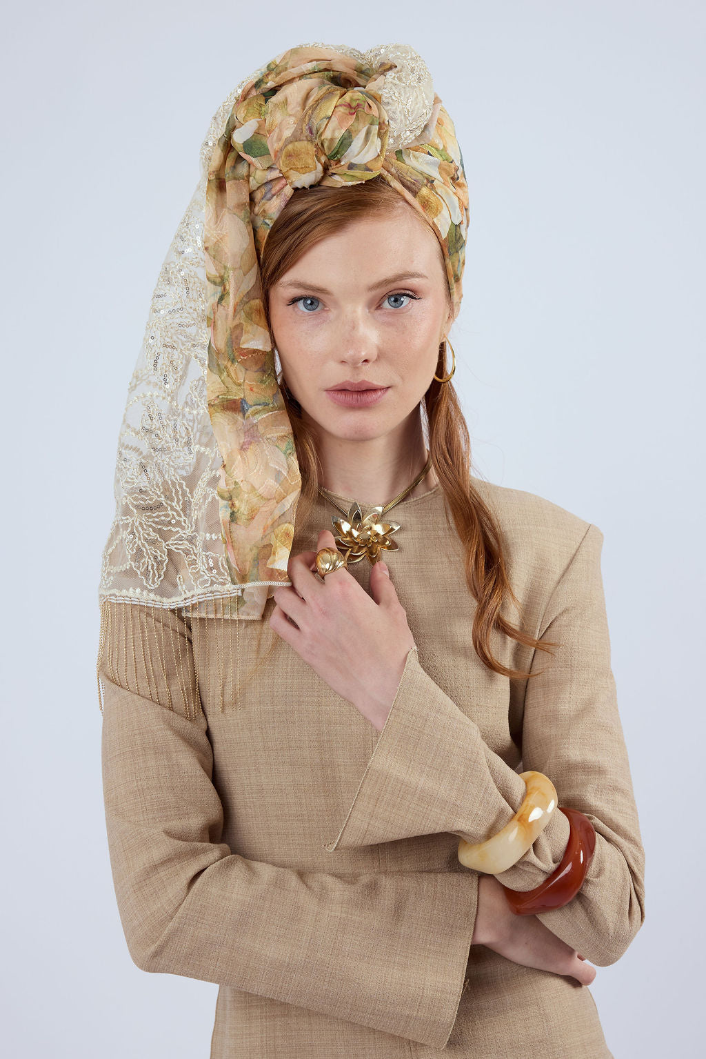 הדרא, קולקציית חגים, מטפחת חגיגית, שילוב בד פרוני ובד ריקמה