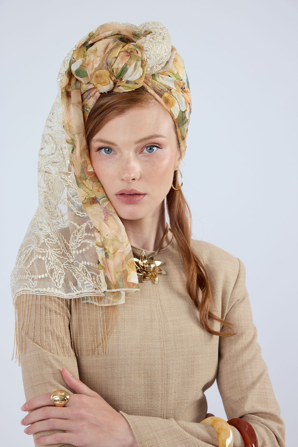 הדרא, קולקציית חגים, מטפחת חגיגית, שילוב בד פרוני ובד ריקמה