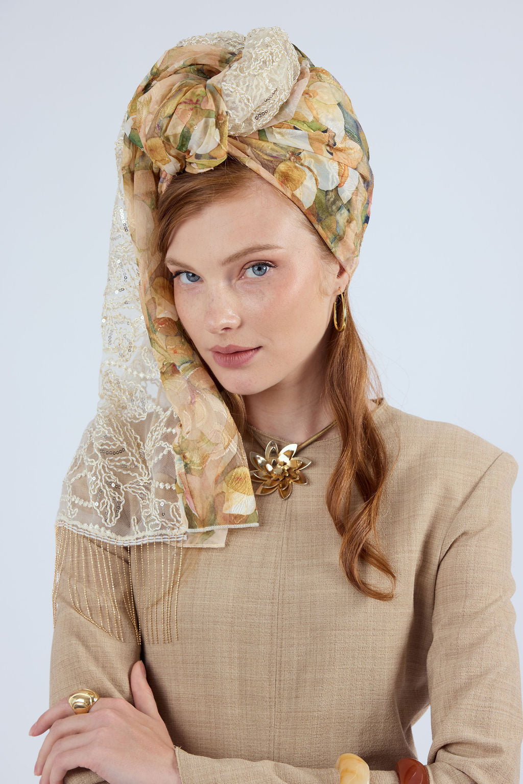 הדרא, קולקציית חגים, מטפחת חגיגית, שילוב בד פרוני ובד ריקמה