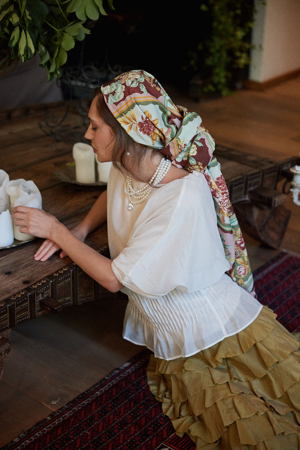 הדרא, קולקיית חגים, מטפחת פרחונית בשילוב בד פייטים