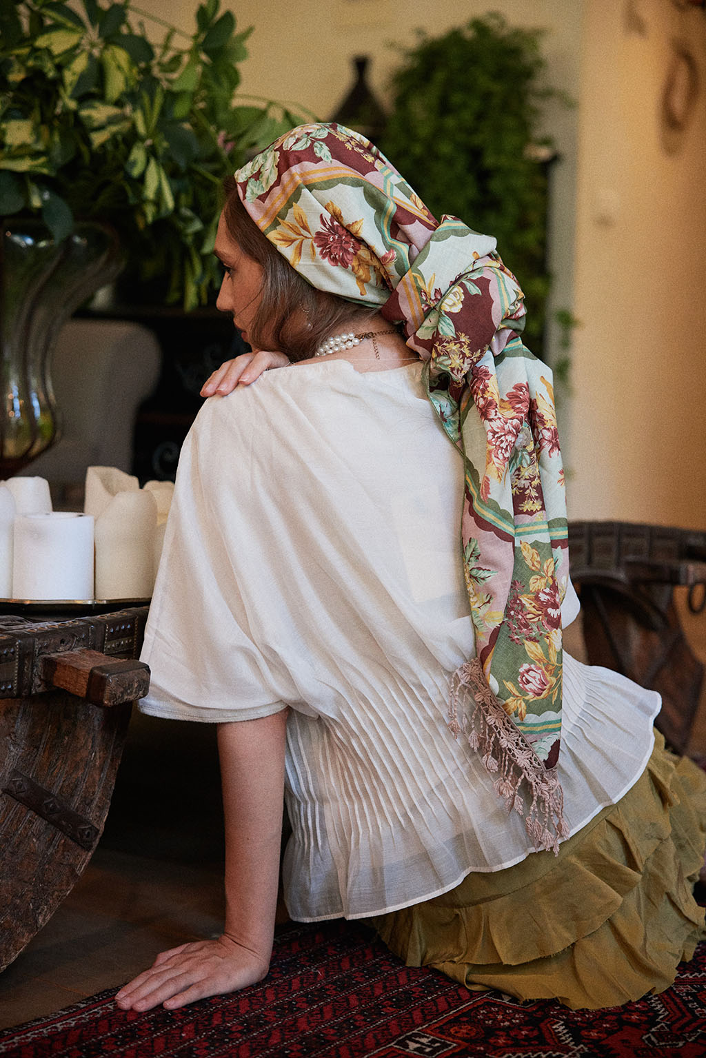 הדרא, קולקיית חגים, מטפחת מרובעת פרחונית עם פרנז ורוד