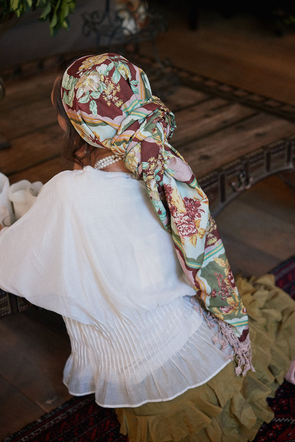 הדרא, קולקיית חגים, מטפחת פרחונית בשילוב בד פייטים