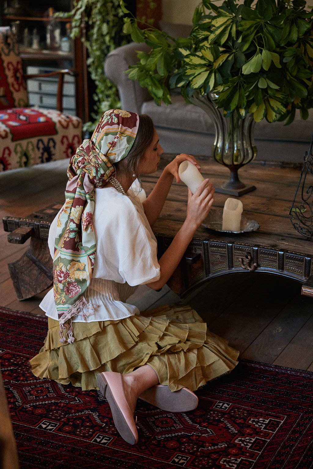 הדרא, קולקיית חגים, מטפחת פרחונית בשילוב בד פייטים