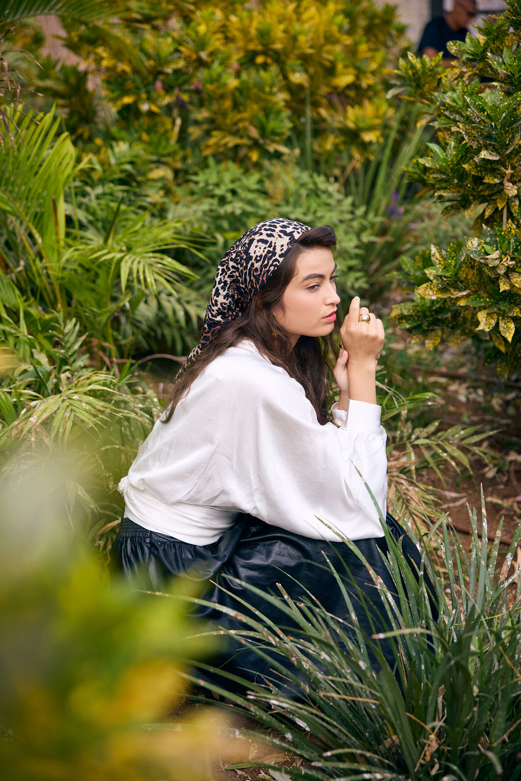 הדרא, קולקציית קיץ, מטפחת מרובעת חגיגית, שילוב בד מנומר ובד שחור , מרובע לארועים