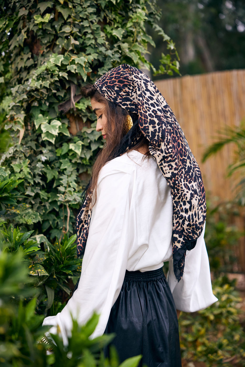 הדרא, קולקציית קיץ, מטפחת מרובעת חגיגית, שילוב  בד מנומר ובד שחור , מרובע לארועים