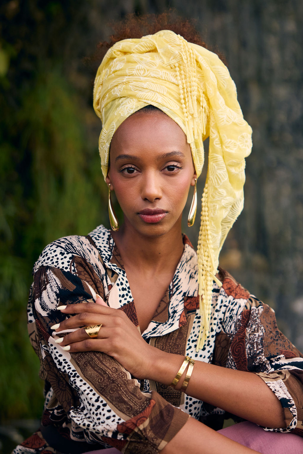 הדרא, קולקציית מטפחות קיץ, מטפחת חגיגית,  בד רקמה פרחוני בצבע ירוק עם פרנזים, מטפחת יומיומית