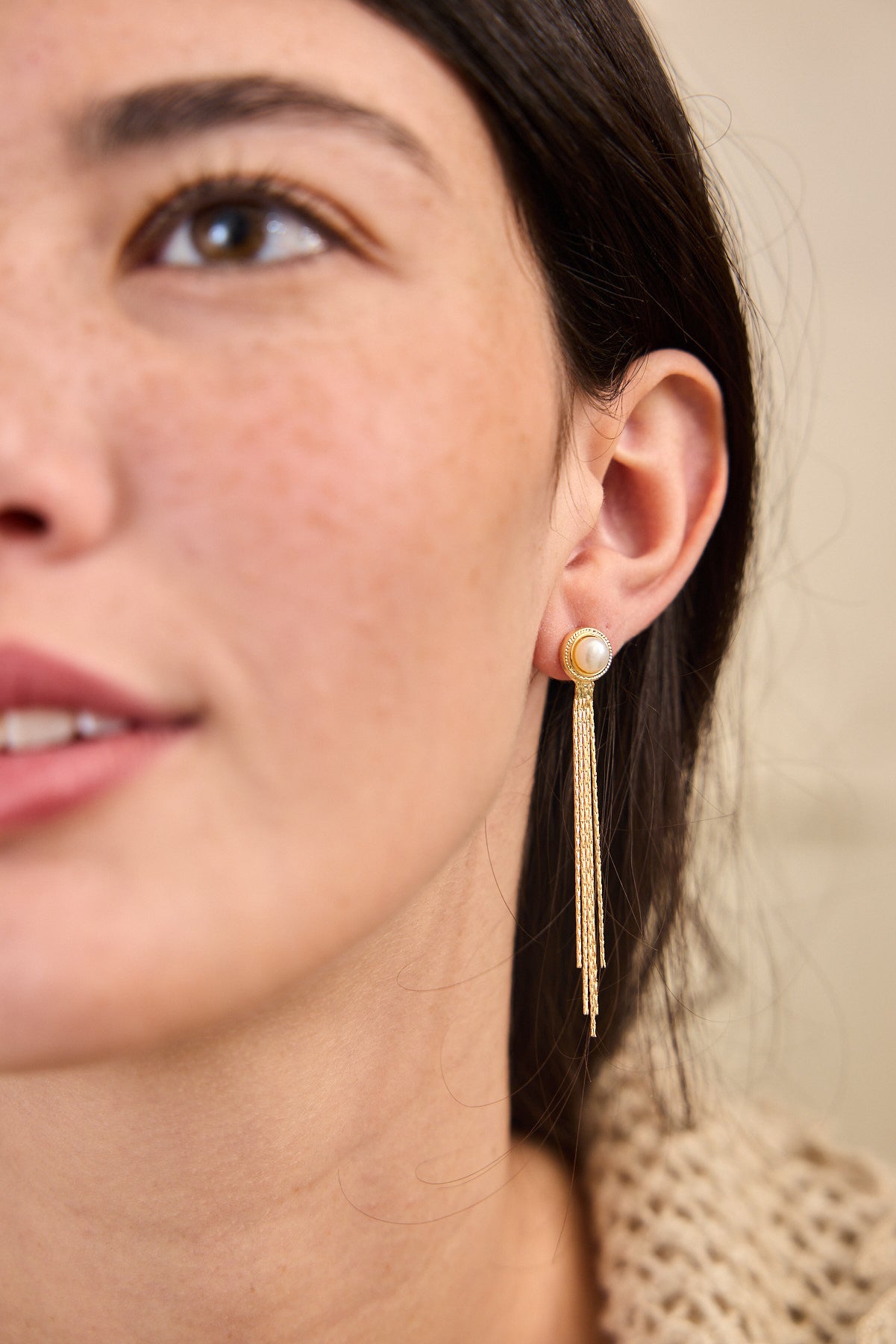 הדרא, עגיל צמוד עם פרנז זהב