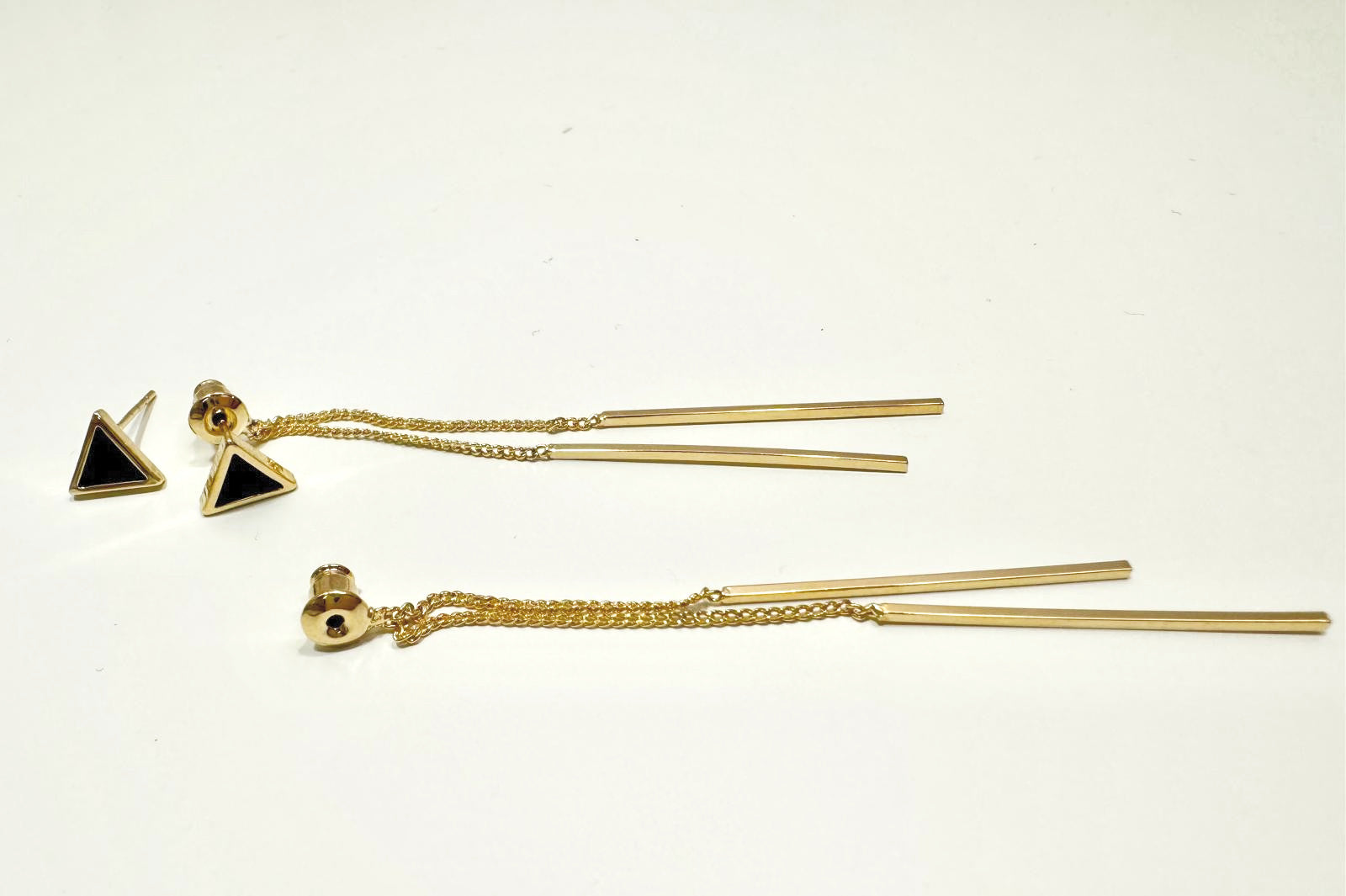 הדרא, עגיל משולש צמוד עם פרנז זהב