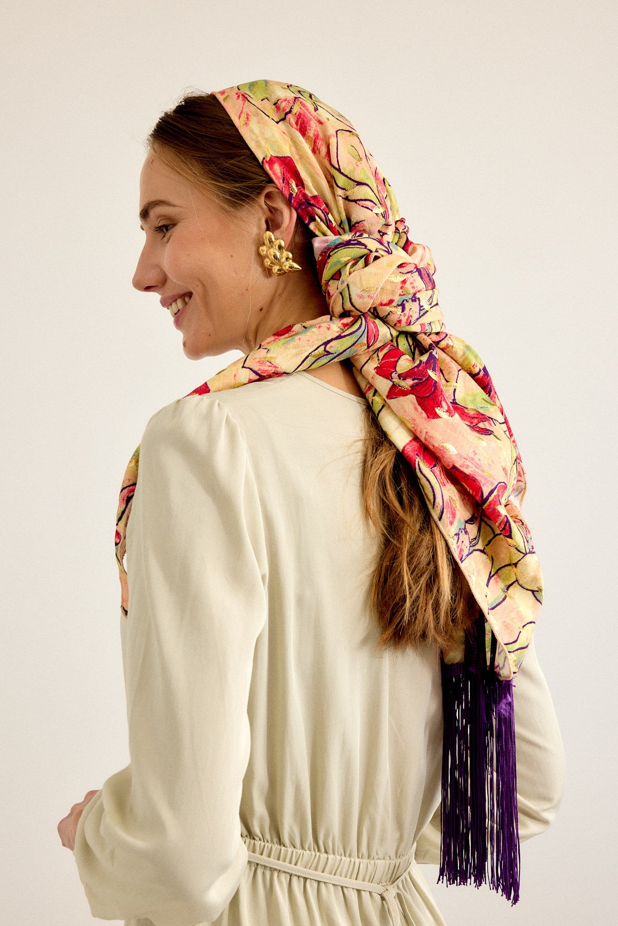 מטפחת משולשת קשת