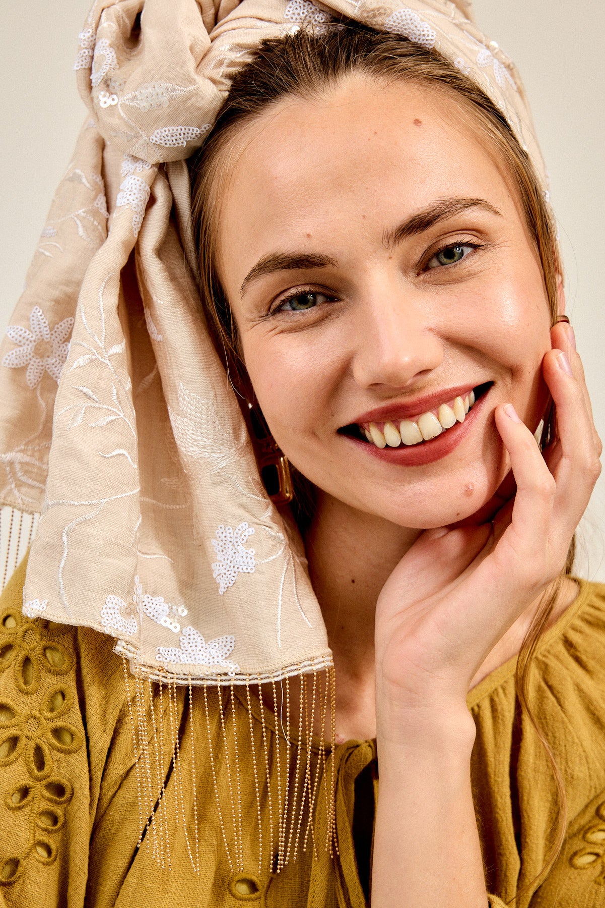 מטפחת צעיף ברקת בהיר