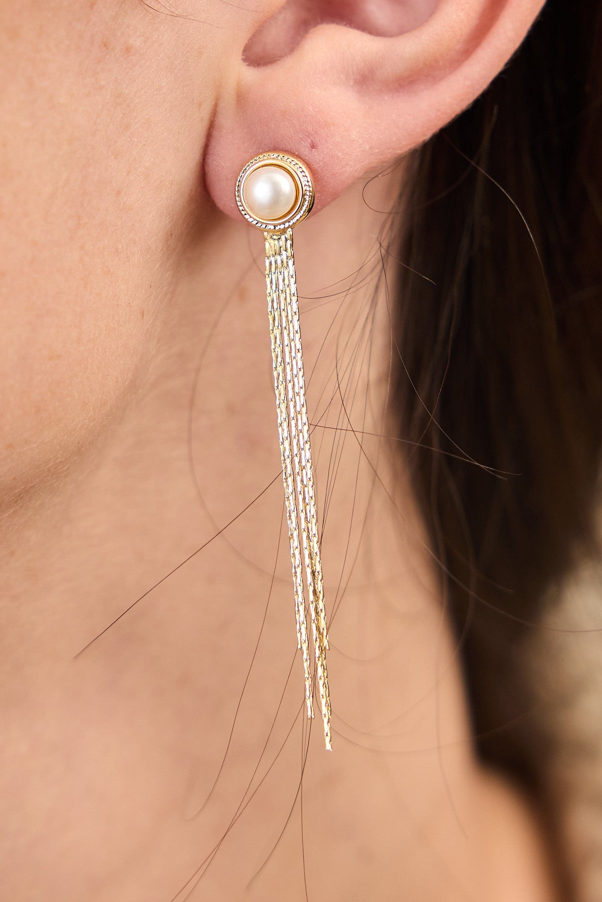 הדרא, עגיל צמוד עם פרנז זהב