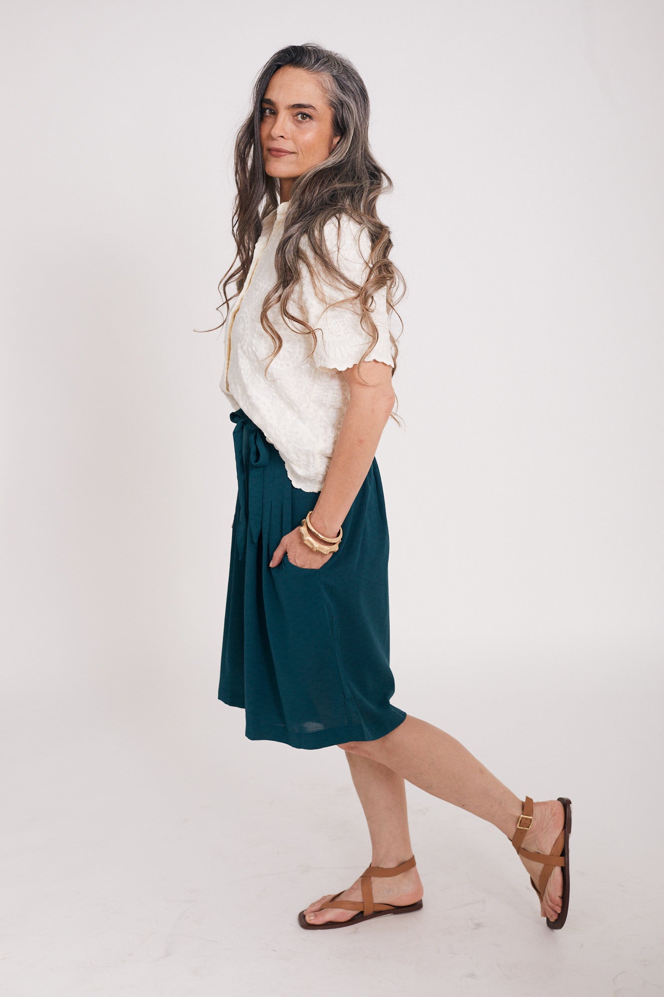 הדרא, מפרשית ירוקה עד גובה הברך