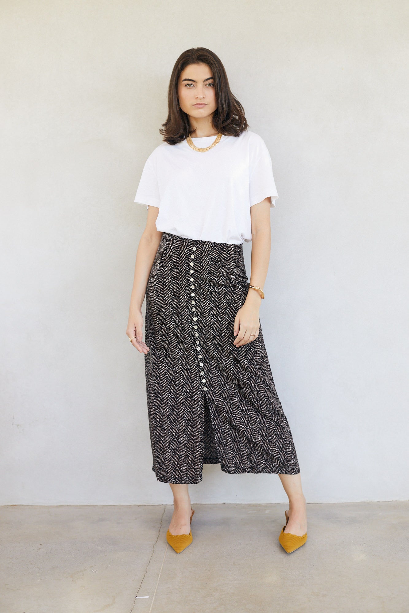 הדרא, חצאית חגיגית, חצאית ליום יום, בד בגווני חום עם כפורים מקדימה