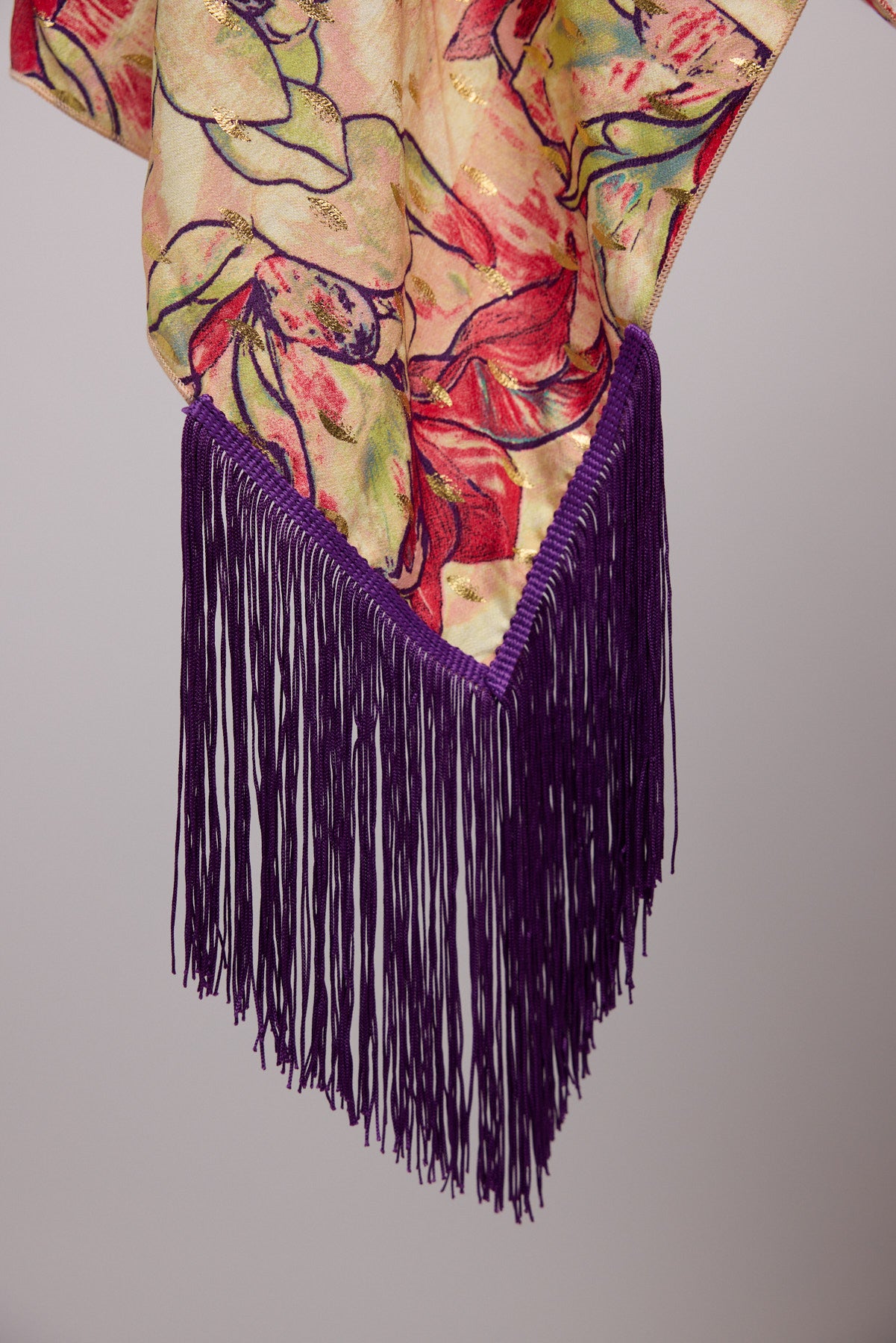 מטפחת משולשת קשת