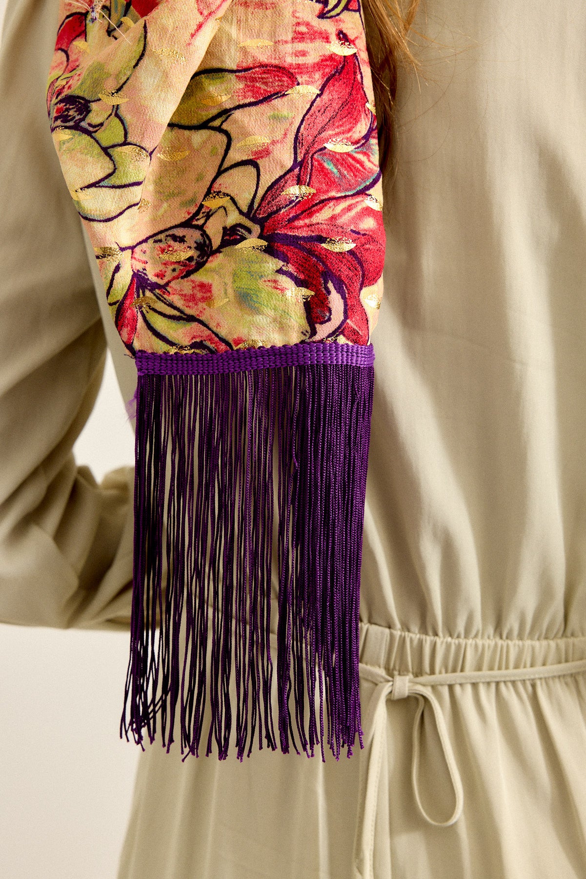 מטפחת משולשת קשת