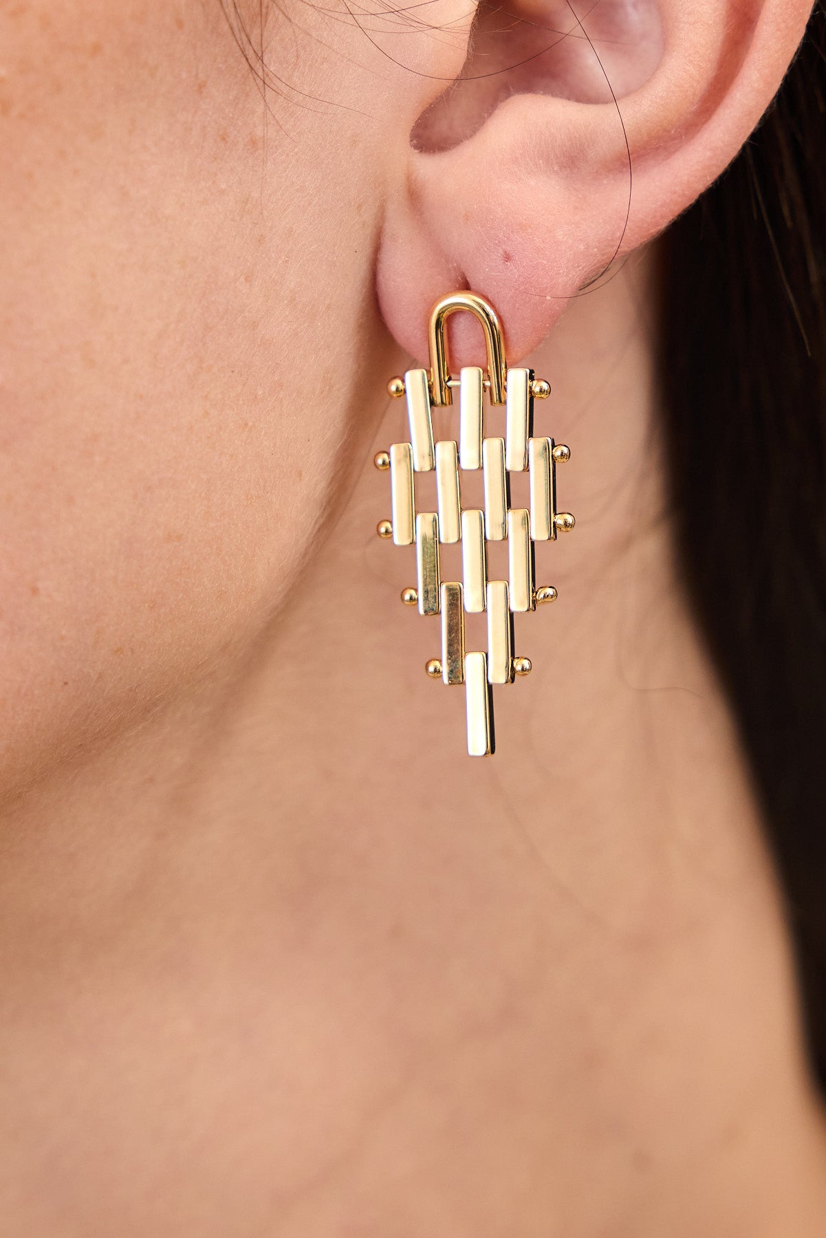 הדרא, עגיל זהב