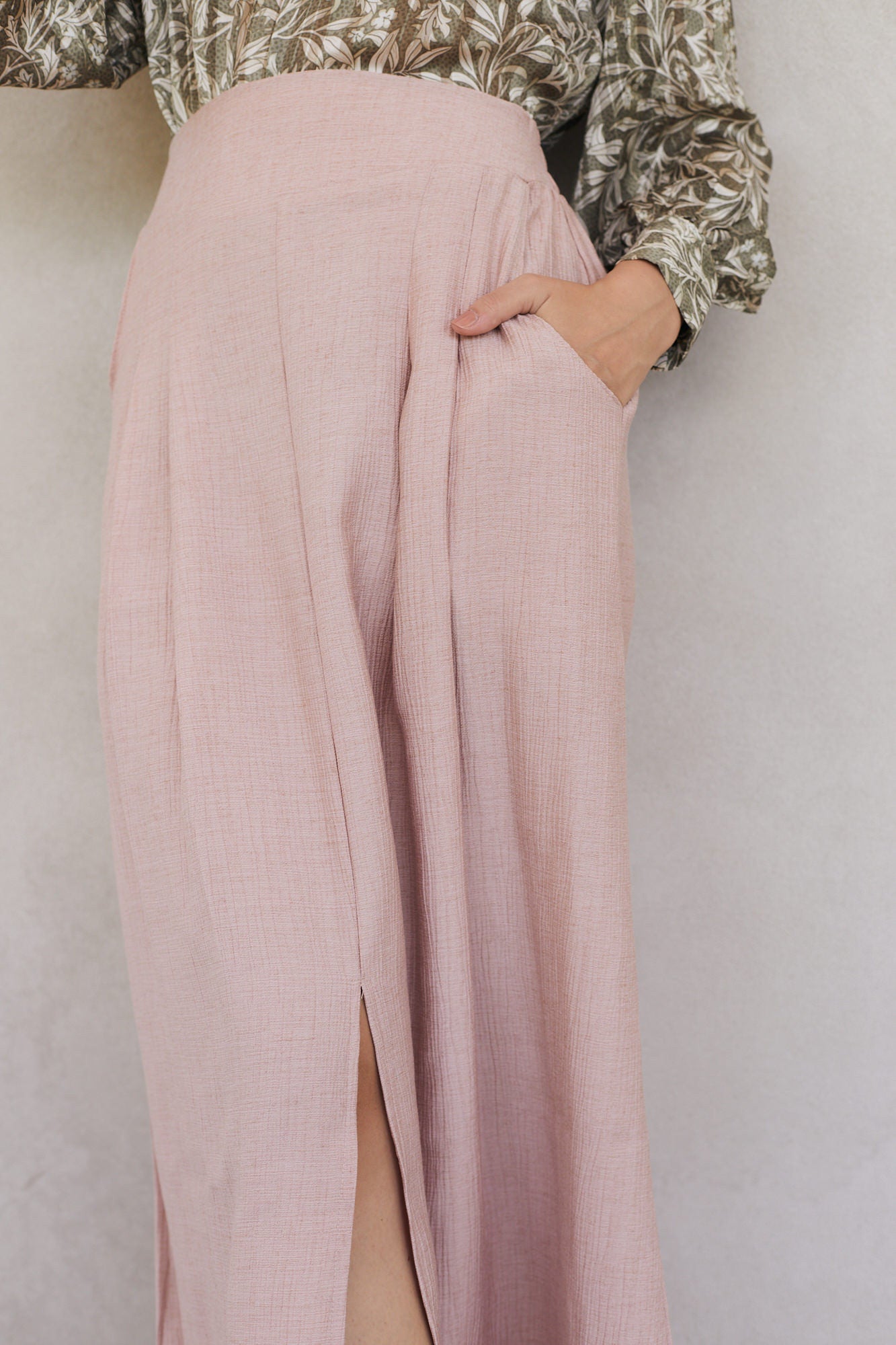 הדרא, חצאית לארוע, חצאית ורודה עם כיסים, תקריב