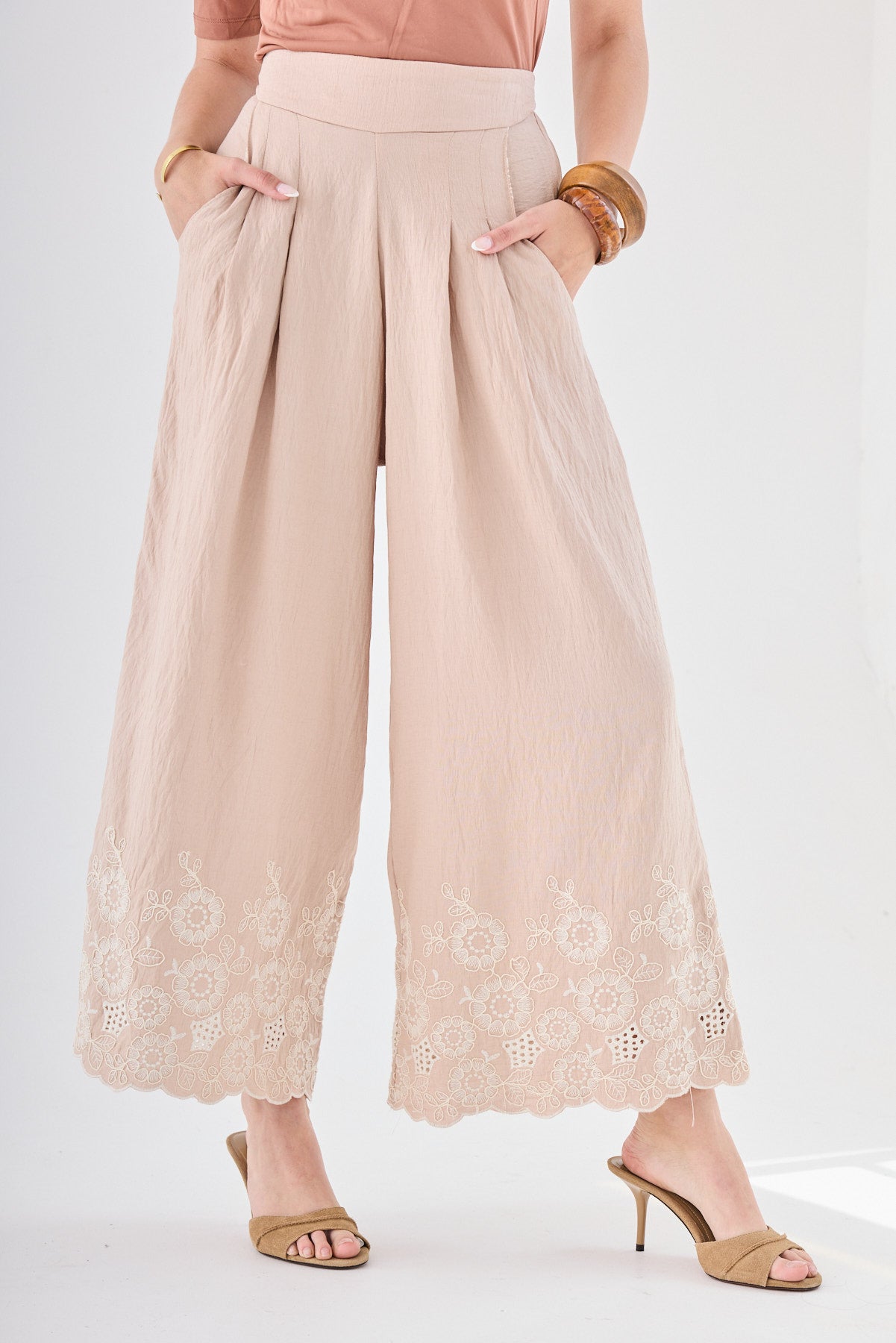 מפרשית תורמוס בז