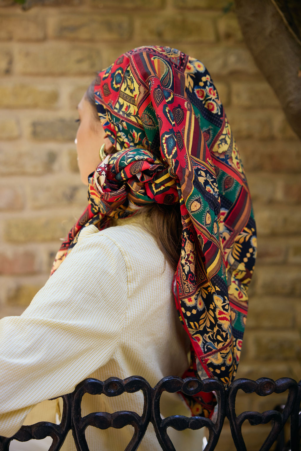 הדרא, קולקציית חגים, מטפחת צבעונית עם צורות גאומטריות