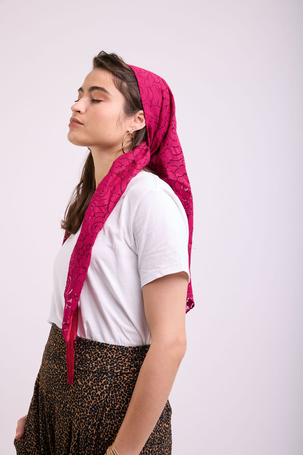 הדרא, קולקציית מטפחות קיץ, מטפחת משולשת בצבע דובדבן עם פרנז תואם, משולש יומיומי