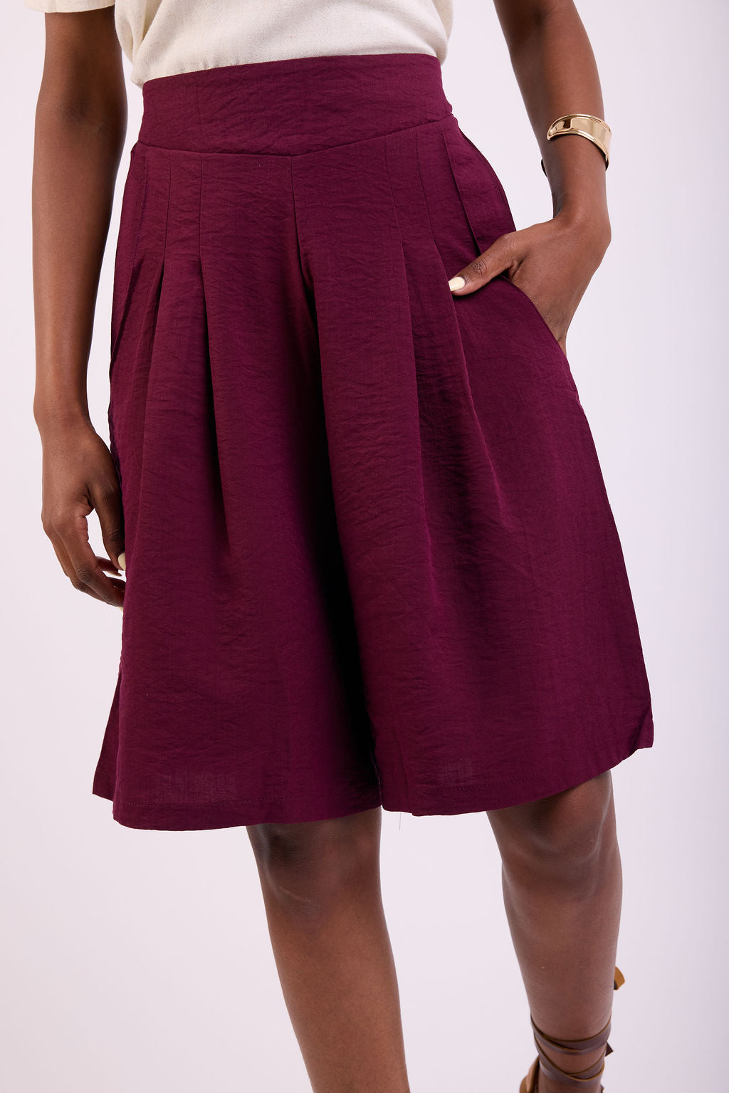 הדרא-קולקציית קיץ, מכנס חצאית ארוך, מכנס בצבע בורדו, מכנס אלגנטי