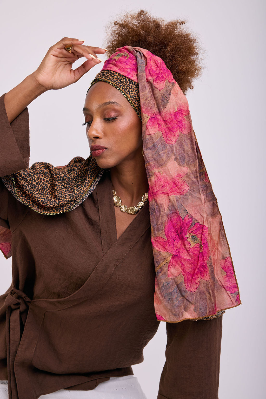 הדרא, קולקציית קיץ, מטפחת יומיומית, שעלוב בד מנומר ובד פרחוני ורוד