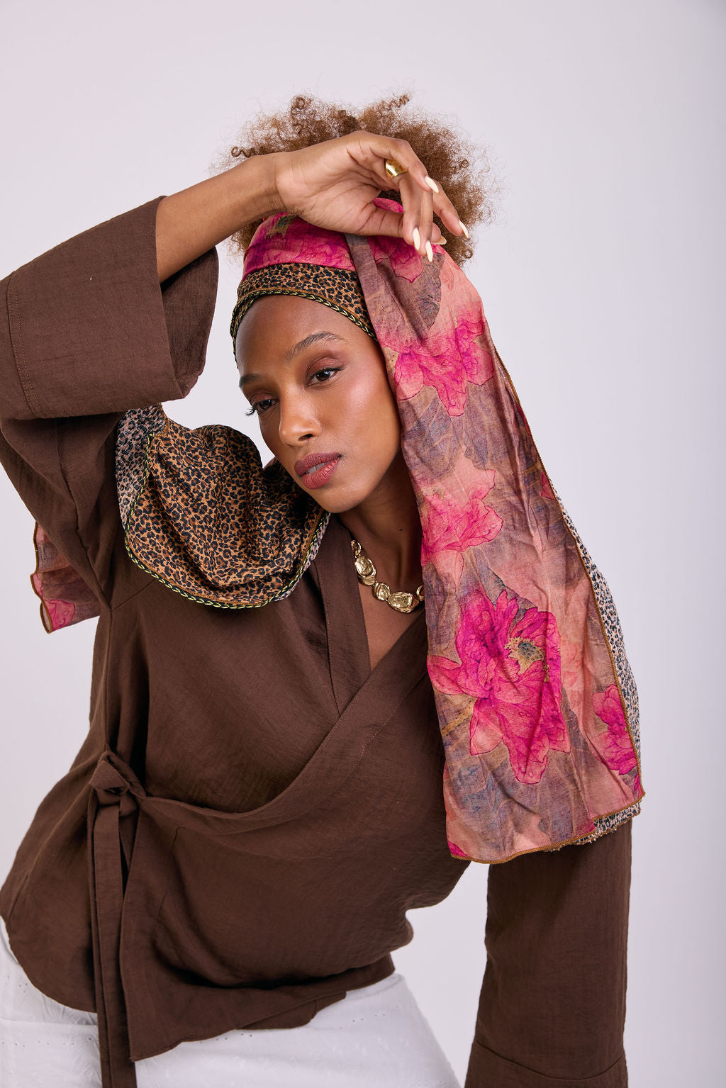 הדרא, קולקציית קיץ, מטפחת יומיומית, שעלוב בד מנומר ובד פרחוני ורוד