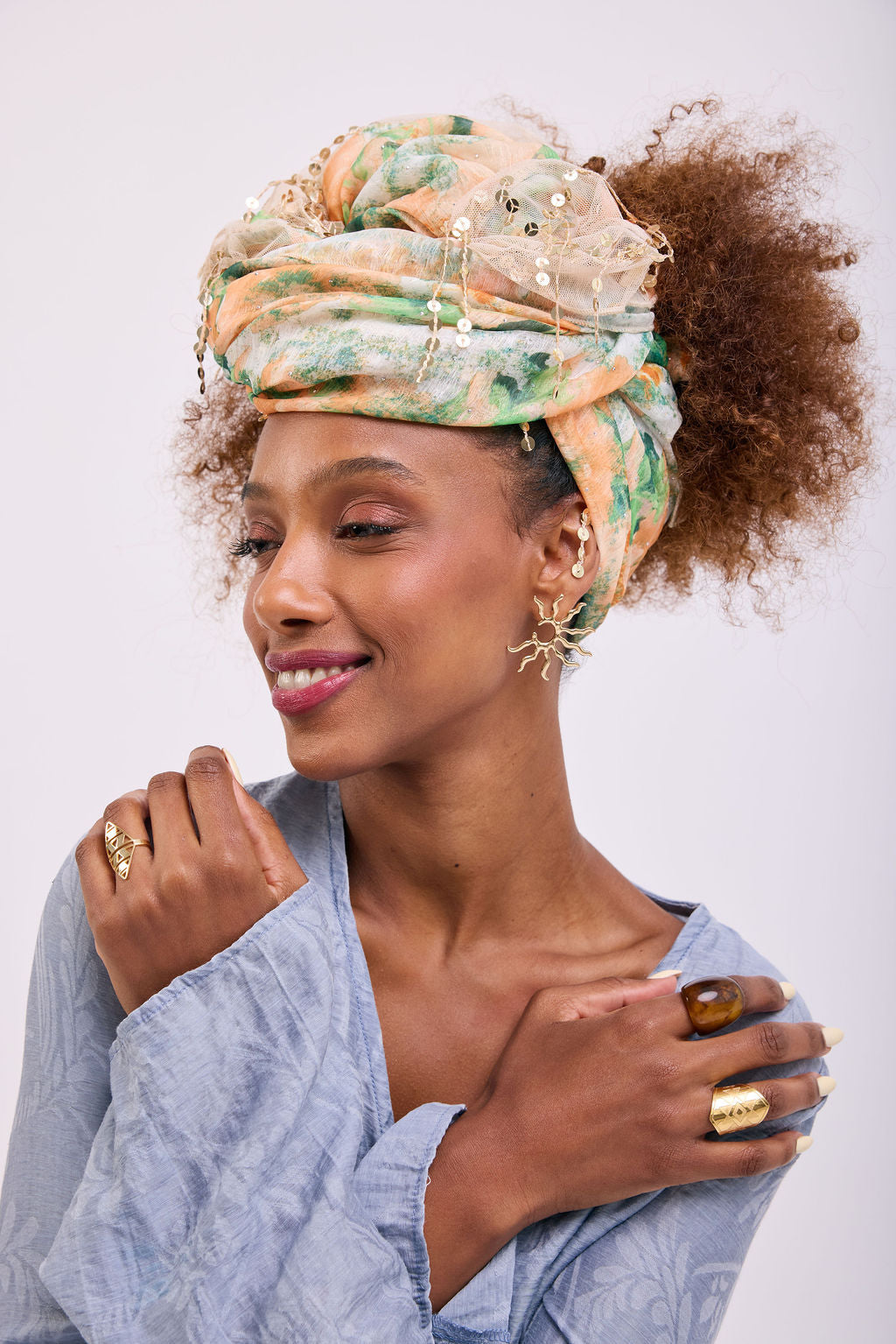 הדרא, קולקציית מטפחות קיץ, מטפחת חגיגית,  בד פרחוני בשילוב בד פייטים נופלים, מטפחת לארע