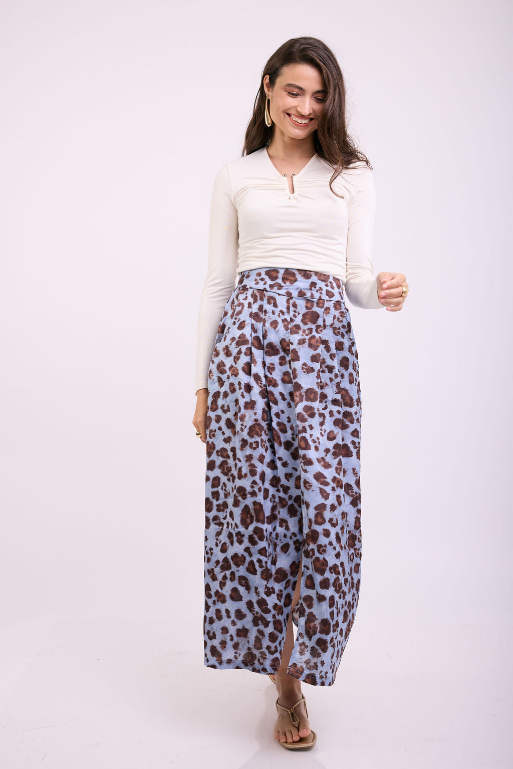 הדרא, קולקציית חצאיות, חצאית מקסיכחולה עם דוגמה מנומרת, חצאית חגיגית