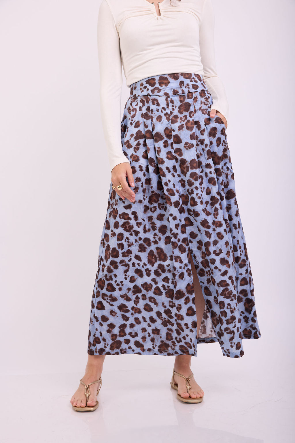 הדרא, קולקציית חצאיות, חצאית מקסיכחולה עם דוגמה מנומרת, חצאית חגיגית