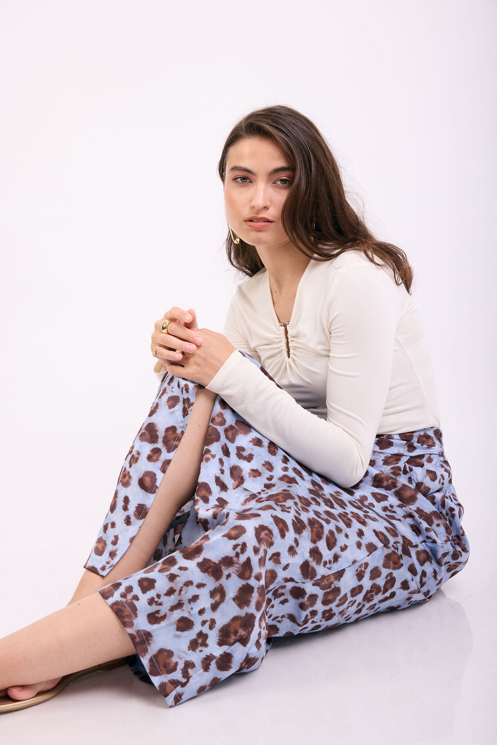 הדרא, קולקציית חצאיות, חצאית מקסיכחולה עם דוגמה מנומרת, חצאית חגיגית